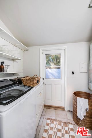 7431 Del Zuro, Los Angeles, CA 90046