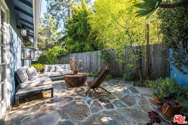 7431 Del Zuro, Los Angeles, CA 90046