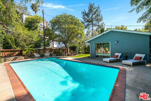 7431 Del Zuro, Los Angeles, CA 90046