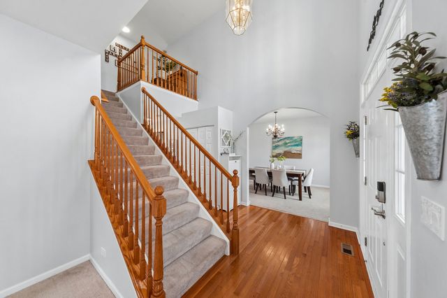 305 Hampton Road, Sugar Grove, IL 60554