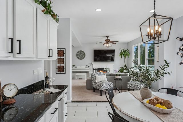 305 Hampton Road, Sugar Grove, IL 60554