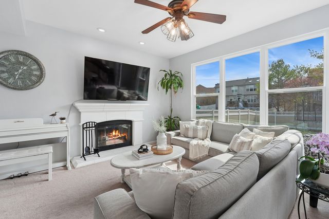 305 Hampton Road, Sugar Grove, IL 60554