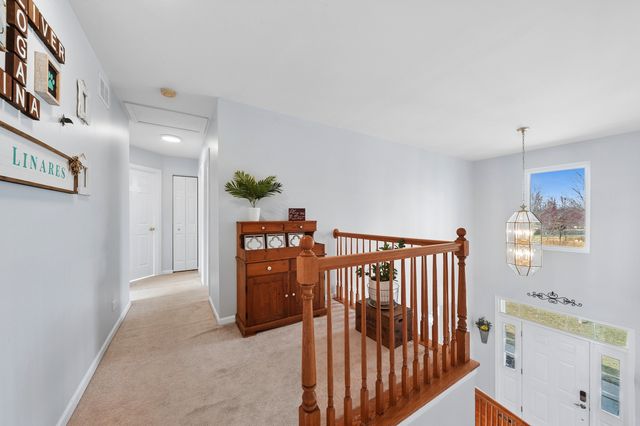 305 Hampton Road, Sugar Grove, IL 60554