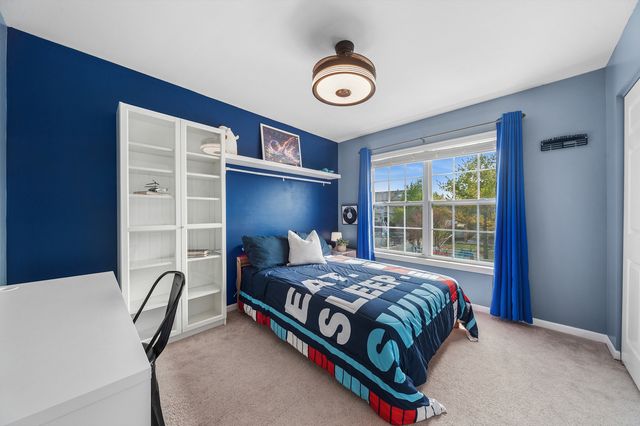 305 Hampton Road, Sugar Grove, IL 60554