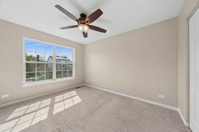 305 Hampton Road, Sugar Grove, IL 60554