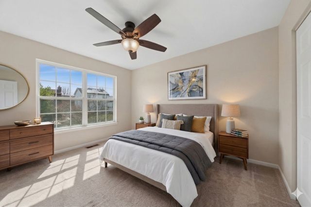 305 Hampton Road, Sugar Grove, IL 60554