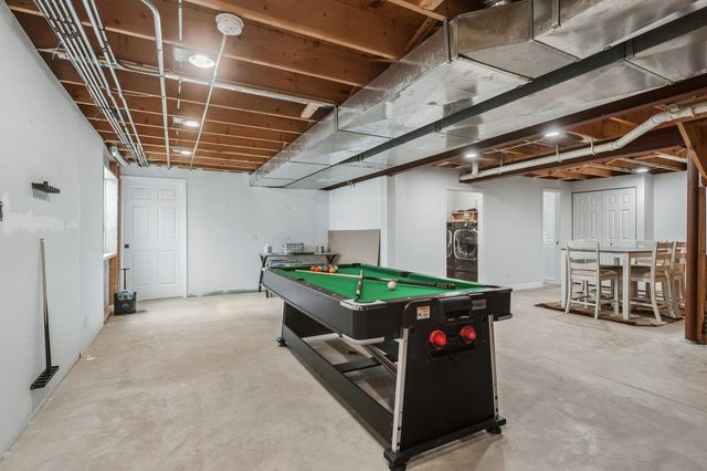 305 Hampton Road, Sugar Grove, IL 60554