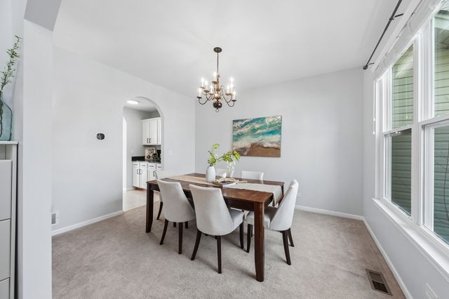 305 Hampton Road, Sugar Grove, IL 60554