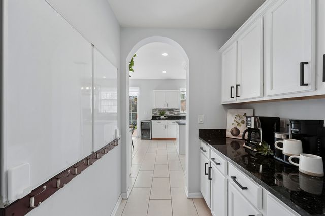 305 Hampton Road, Sugar Grove, IL 60554