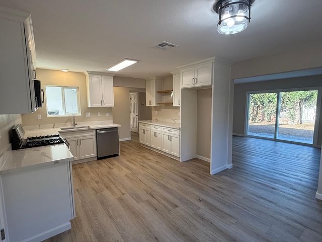 8349 Kiltie Way, Stockton, CA 95210