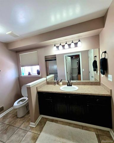 8366 Sherwood Drive, Grand Blanc, MI 48439