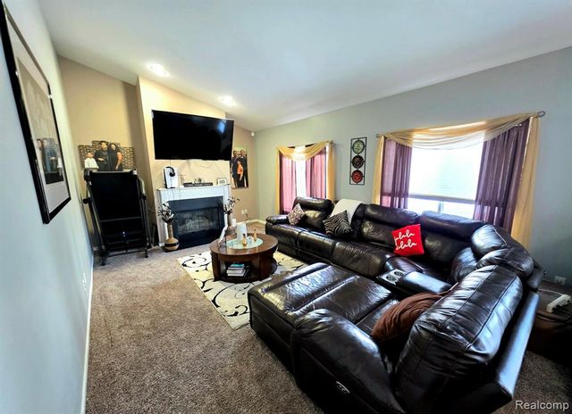 8366 Sherwood Drive, Grand Blanc, MI 48439