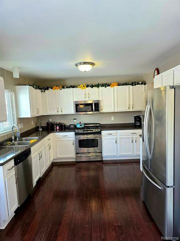 8366 Sherwood Drive, Grand Blanc, MI 48439