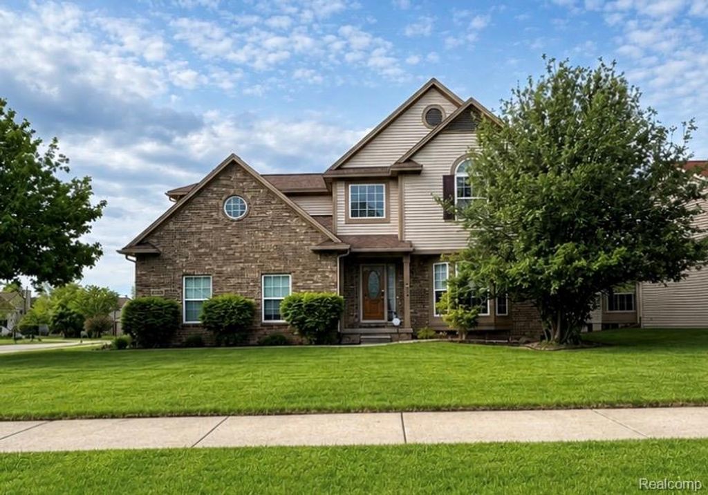 8366 Sherwood Drive, Grand Blanc, MI 48439