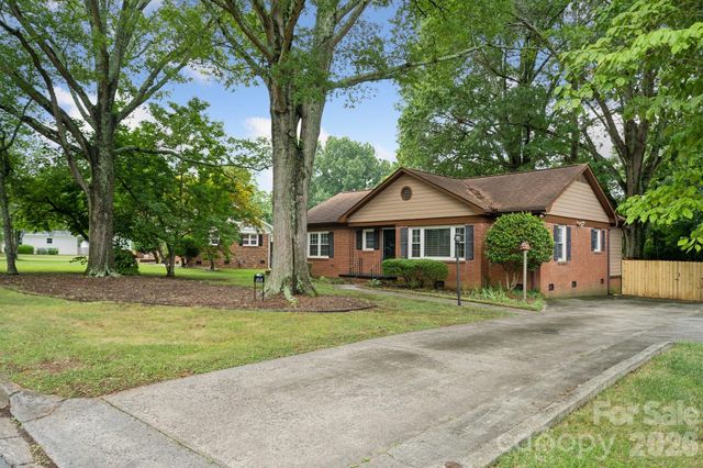 1818 Woodland Drive, Charlotte, NC 28205