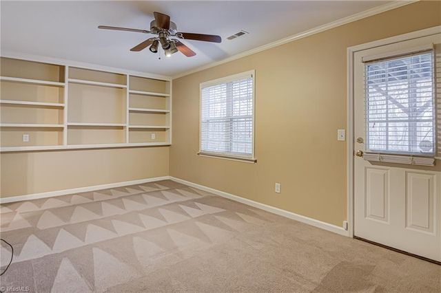 1005 Kings Meadow Drive, Winston-salem, NC 27127