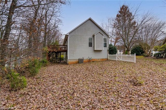 1005 Kings Meadow Drive, Winston-salem, NC 27127