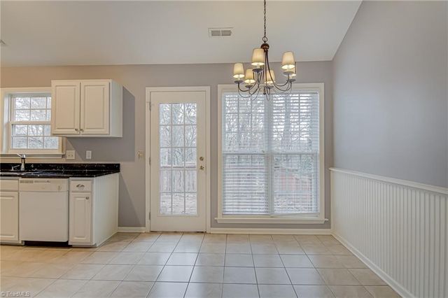 1005 Kings Meadow Drive, Winston-salem, NC 27127