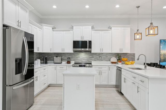 714 S LOIS AVENUE, Tampa, FL 33609