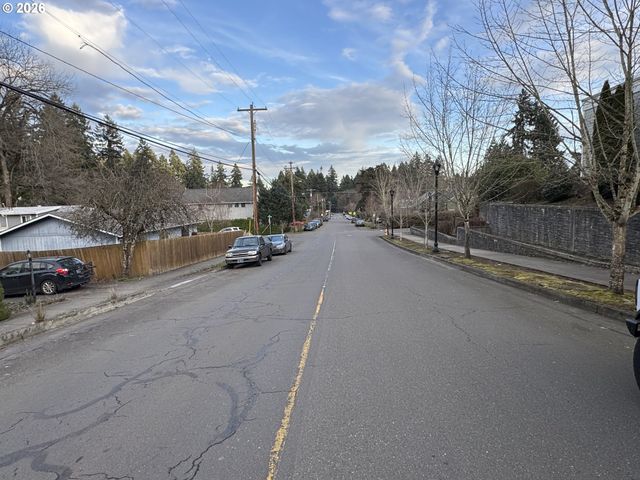 1895 BUCK St, West Linn, OR 97068