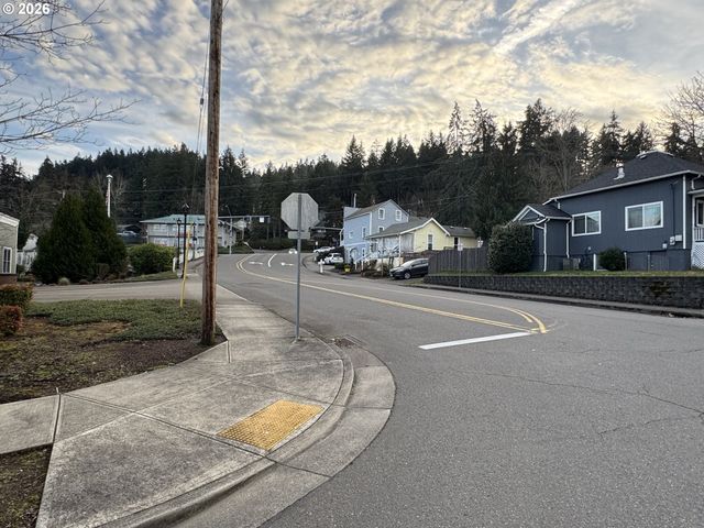 1895 BUCK St, West Linn, OR 97068