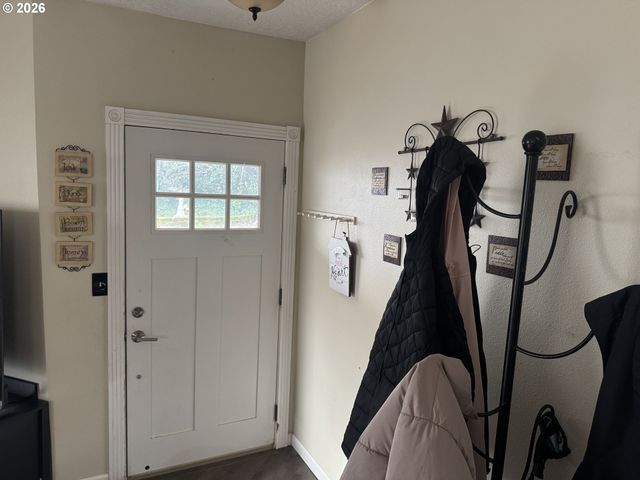 1895 BUCK St, West Linn, OR 97068