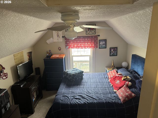 1895 BUCK St, West Linn, OR 97068