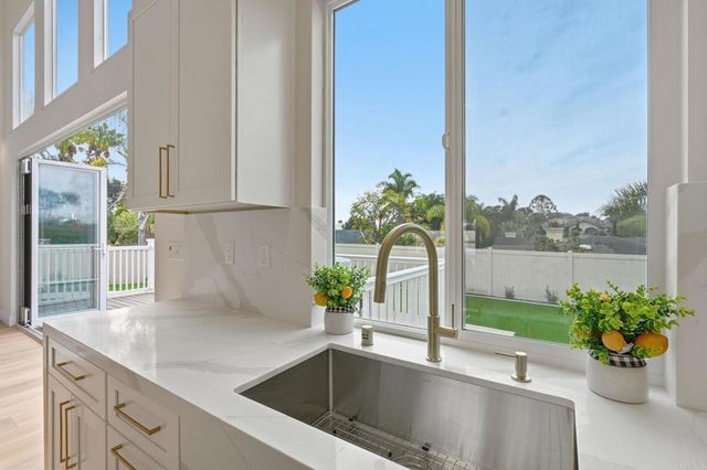 2779 Wilson Street, Carlsbad, CA 92008