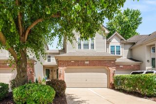 1221 Oakleaf Court, Aurora, IL 60506