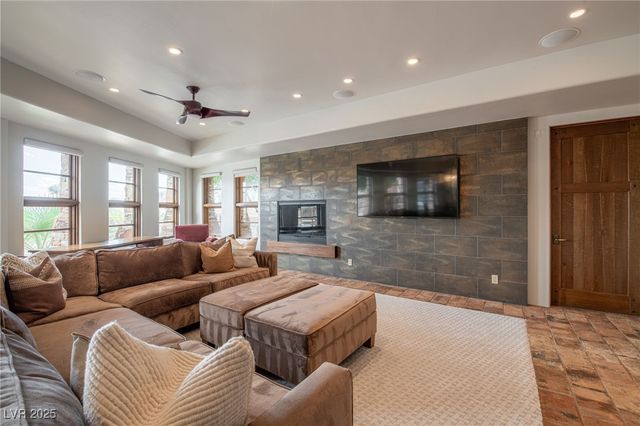 1558 Harvard Avenue, Washington, UT 84780