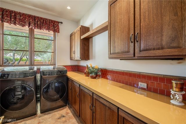 1558 Harvard Avenue, Washington, UT 84780