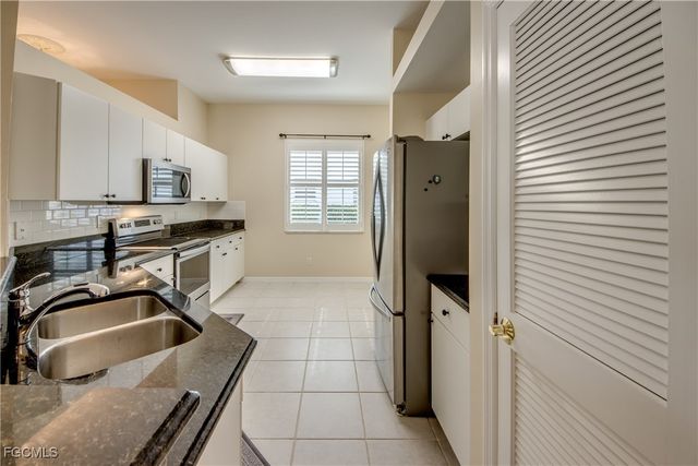 2667 Sunset Lake DR, Cape Coral, FL 33909