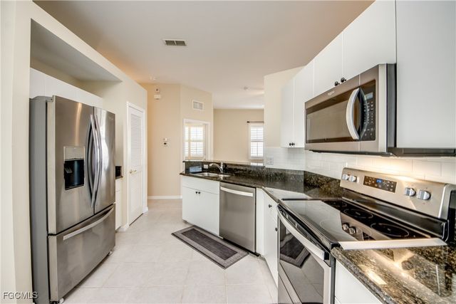 2667 Sunset Lake DR, Cape Coral, FL 33909