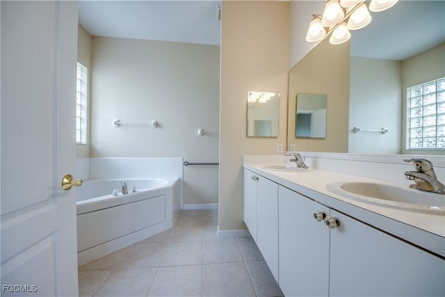 2667 Sunset Lake DR, Cape Coral, FL 33909