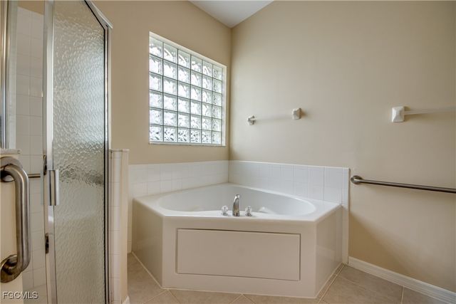 2667 Sunset Lake DR, Cape Coral, FL 33909