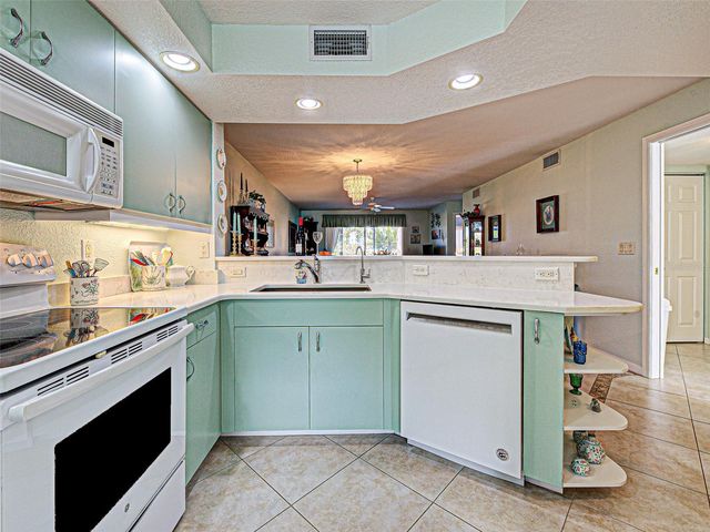 5725 GREENWOOD AVENUE 7102, North Port, FL 34287