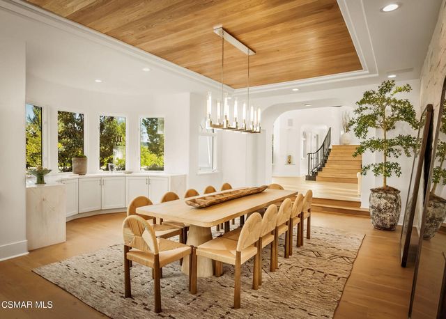 6021 John Muir Road, Hidden Hills, CA 91302