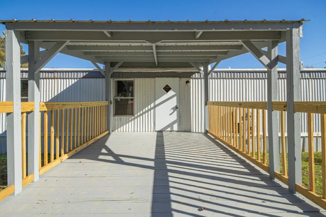 990 Community Rd, Nunnelly, TN 37137