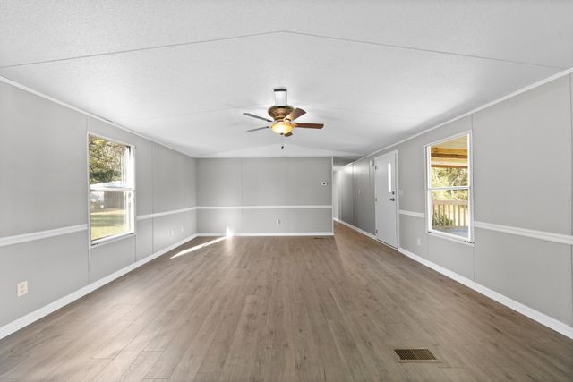 990 Community Rd, Nunnelly, TN 37137
