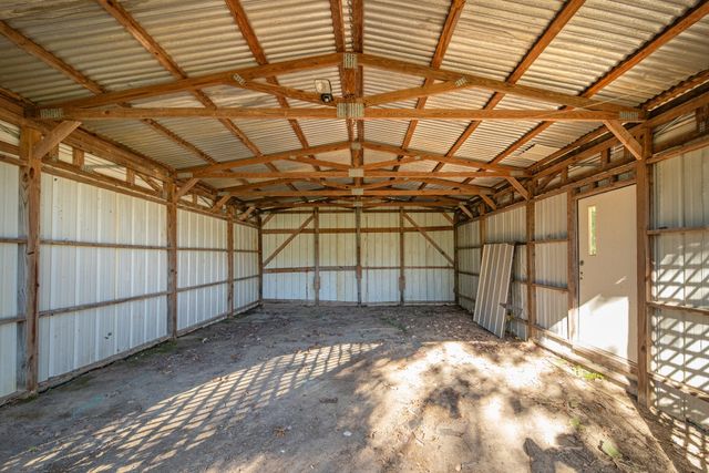 990 Community Rd, Nunnelly, TN 37137