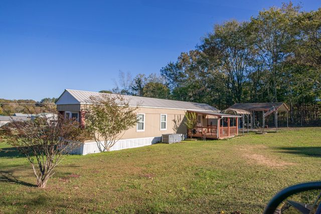990 Community Rd, Nunnelly, TN 37137