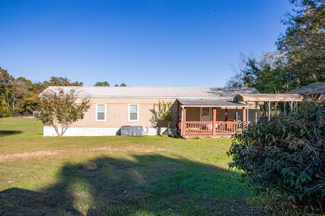 990 Community Rd, Nunnelly, TN 37137