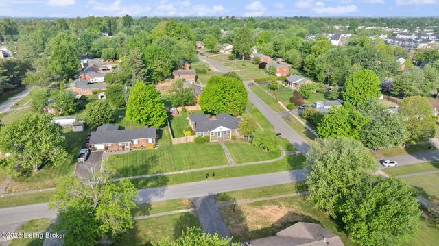 1107 Pawnee Dr, Elizabethtown, KY 42701