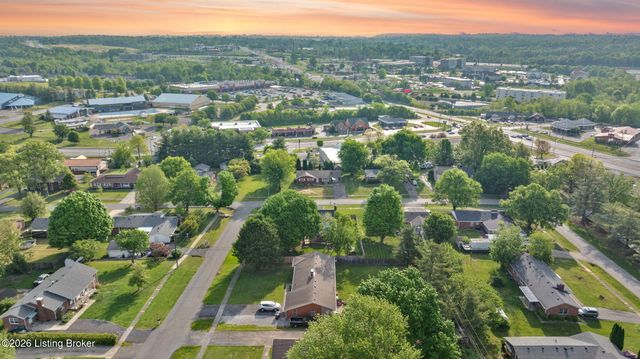 1107 Pawnee Dr, Elizabethtown, KY 42701