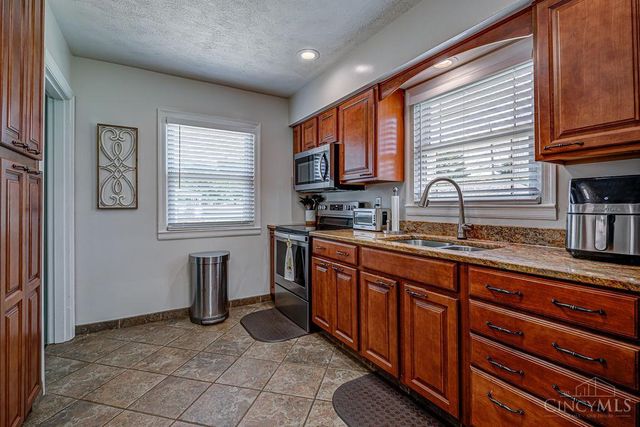 670 Vinnedge Avenue, Fairfield, OH 45014