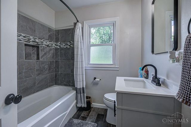 670 Vinnedge Avenue, Fairfield, OH 45014