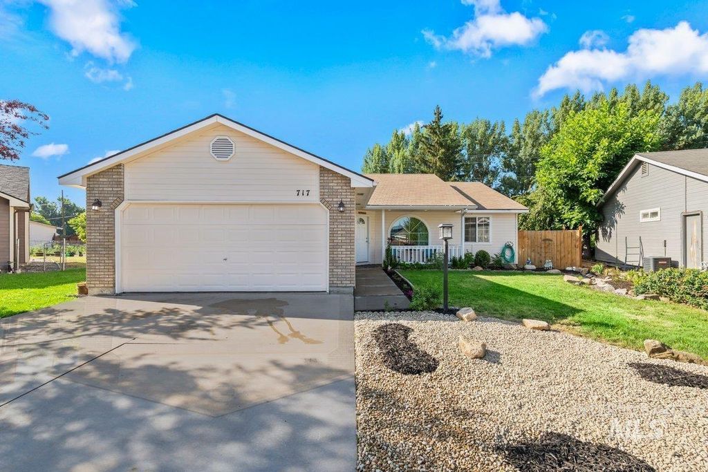 717 W Cheyenne Ct, Emmett, ID 83617