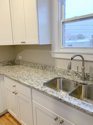 1921 Grove Avenue 37, Berwyn, IL 60402