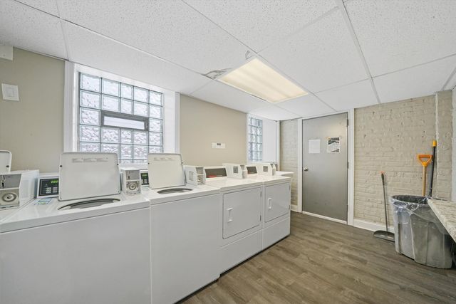 1921 Grove Avenue 37, Berwyn, IL 60402