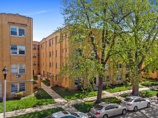 1921 Grove Avenue 37, Berwyn, IL 60402